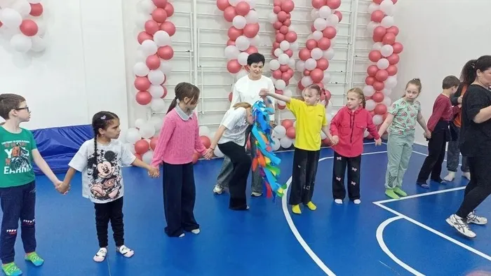 бф18 Здравствуй, лето! Праздник детства в школе № 8 (4)